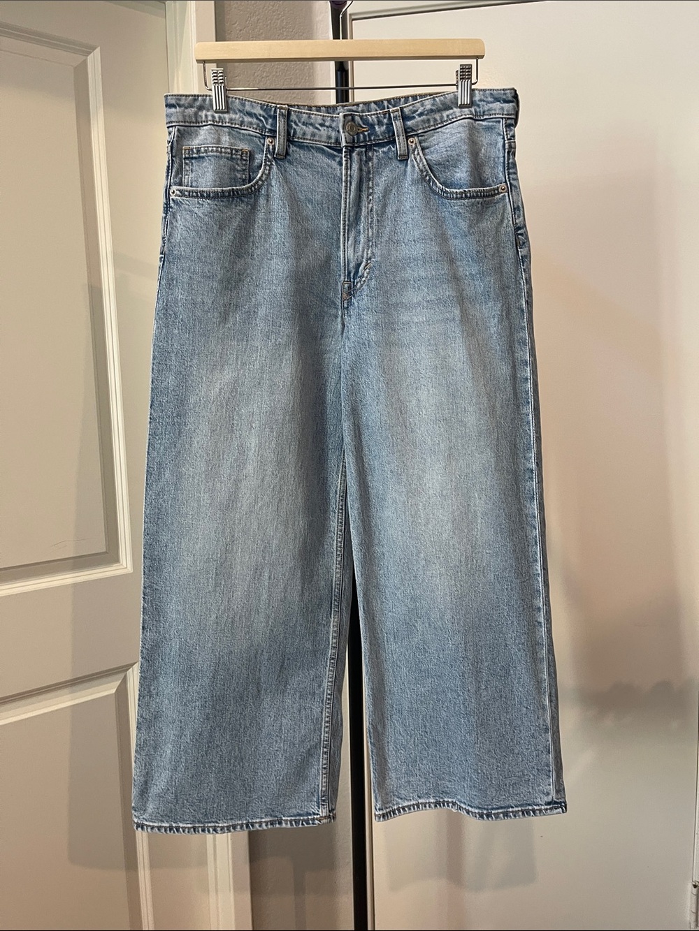 &Denim Wide High Waist Cropped Jeans - Light Blue H&M